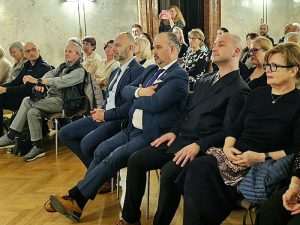 JUBILARNI KONCERT: “Dubrovački kavaljeri” u Beču svečano proslavili 40. rođendan. Povici bravo za “Jedna je Hrvatska” JUBILARNI KONCERT: “Dubrovački kavaljeri” u Beču svečano proslavili 40. rođendan. Povici bravo za “Jedna je Hrvatska”